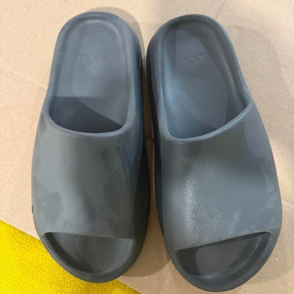 Adidas Men's Black and Grey Slides